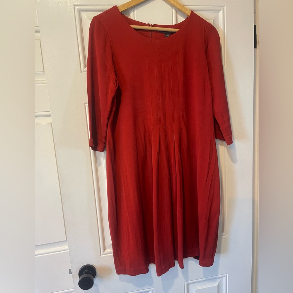 A pea in the pod front pleat maternity dress